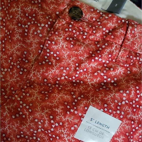 NWT Old Navy Shorts Red Orange White Stars Cotton Khakis 5" Inseam - Picture 3 of 3